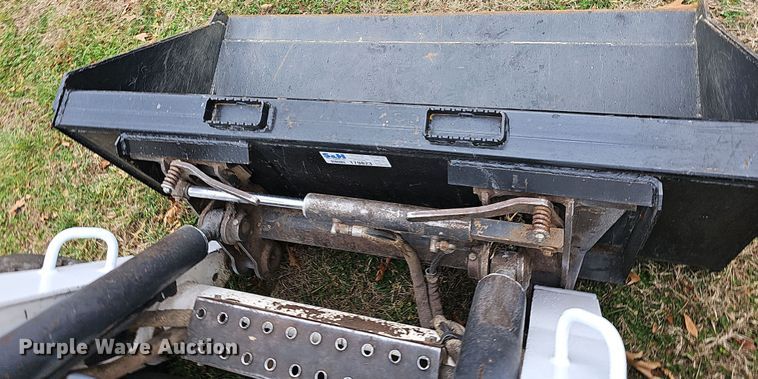 image for item NP9279 2003 Bobcat S250  skid steer loader