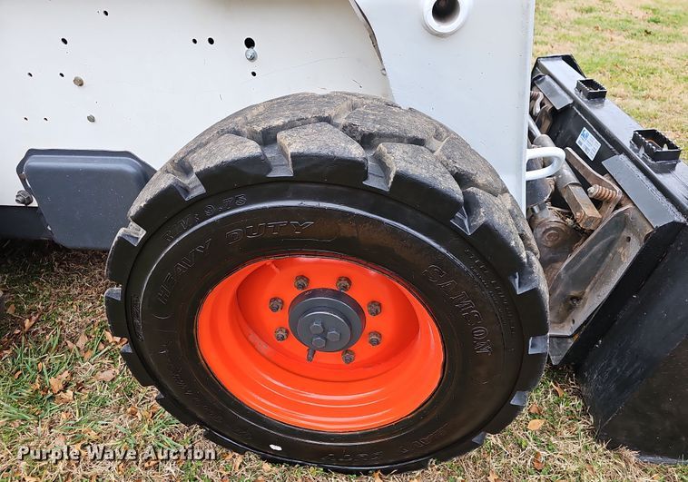 image for item NP9279 2003 Bobcat S250  skid steer loader