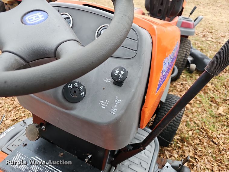 image for item NP9287 (4) lawn mowers