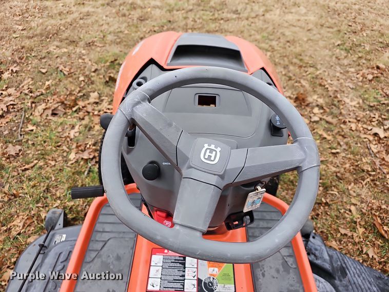 image for item NP9287 (4) lawn mowers