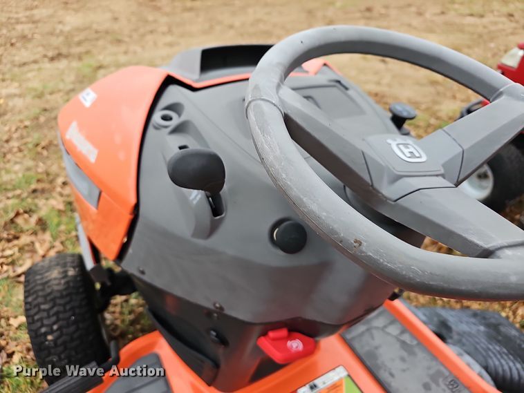 image for item NP9287 (4) lawn mowers