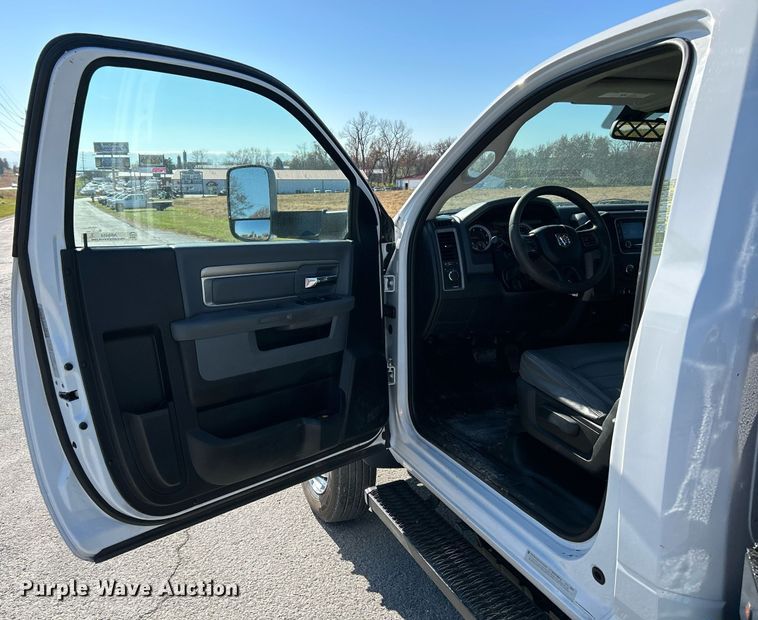 image for item NR9454 2015 Dodge Ram 4500HD  flatbed truck