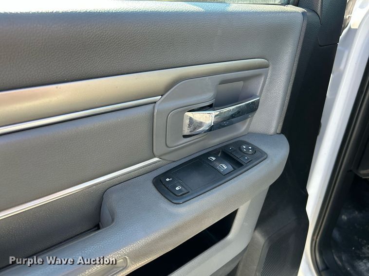 image for item NR9454 2015 Dodge Ram 4500HD  flatbed truck