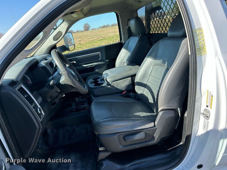 image for item NR9454 2015 Dodge Ram 4500HD  flatbed truck