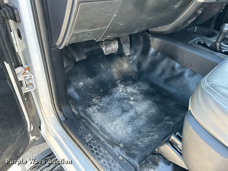 image for item NR9454 2015 Dodge Ram 4500HD  flatbed truck