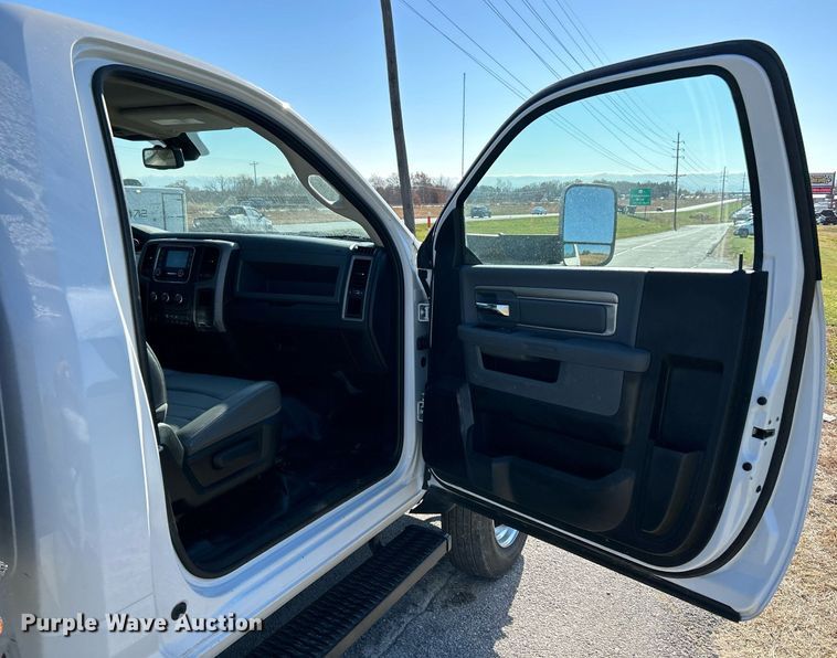 image for item NR9454 2015 Dodge Ram 4500HD  flatbed truck