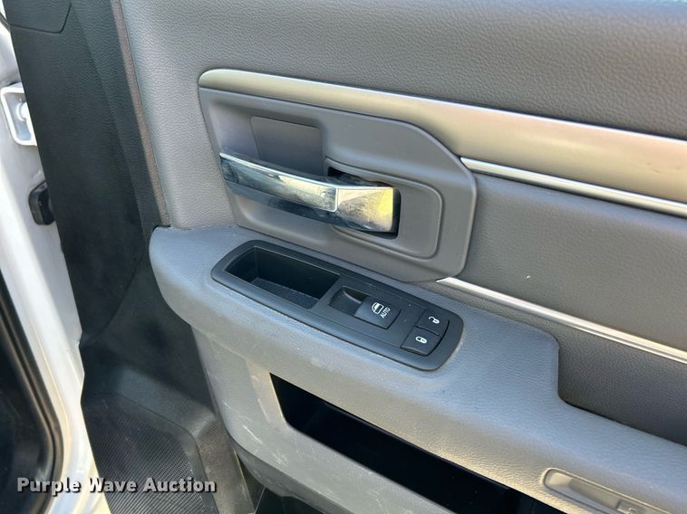 image for item NR9454 2015 Dodge Ram 4500HD  flatbed truck