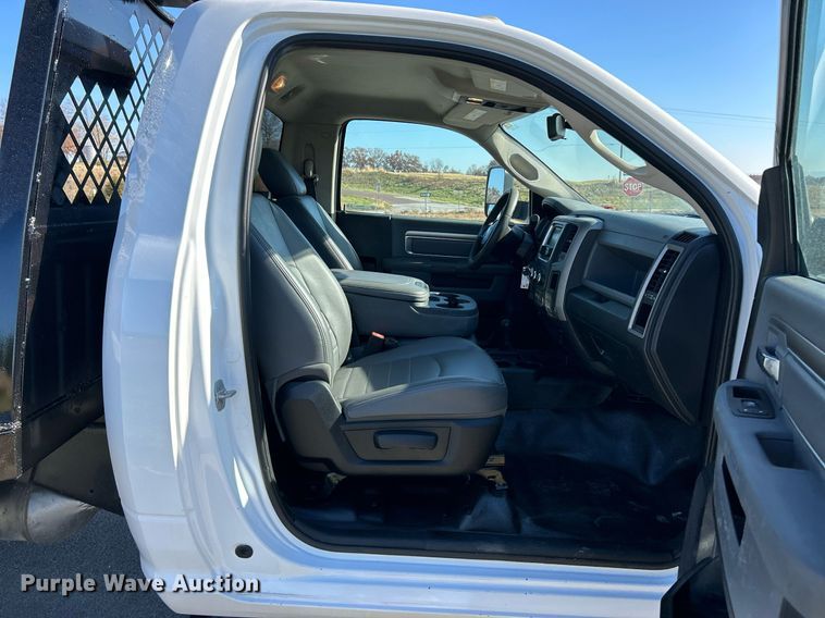 image for item NR9454 2015 Dodge Ram 4500HD  flatbed truck