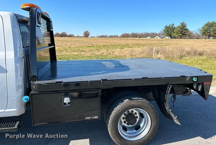 image for item NR9454 2015 Dodge Ram 4500HD  flatbed truck