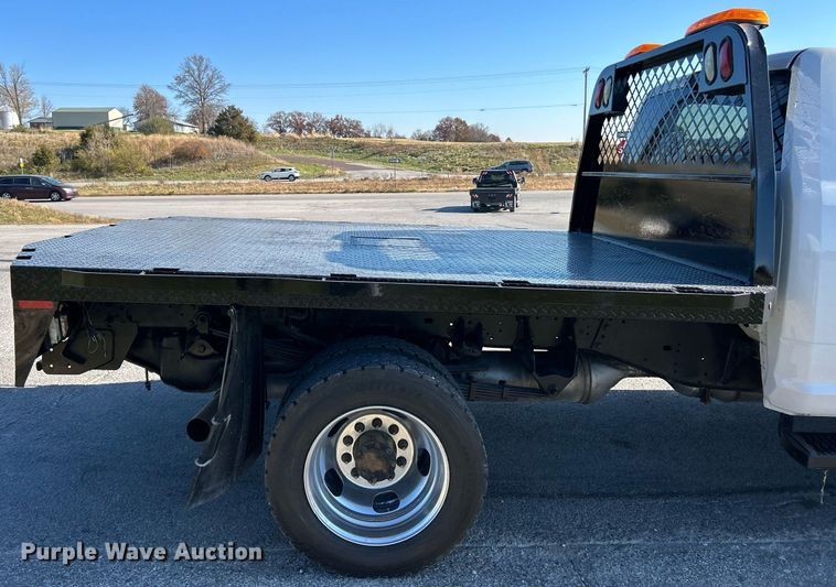 image for item NR9454 2015 Dodge Ram 4500HD  flatbed truck