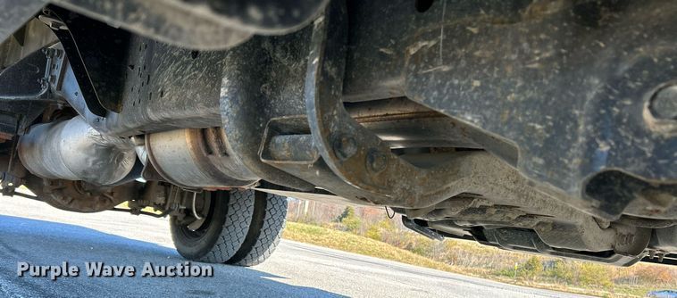 image for item NR9454 2015 Dodge Ram 4500HD  flatbed truck