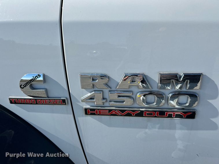 image for item NR9454 2015 Dodge Ram 4500HD  flatbed truck