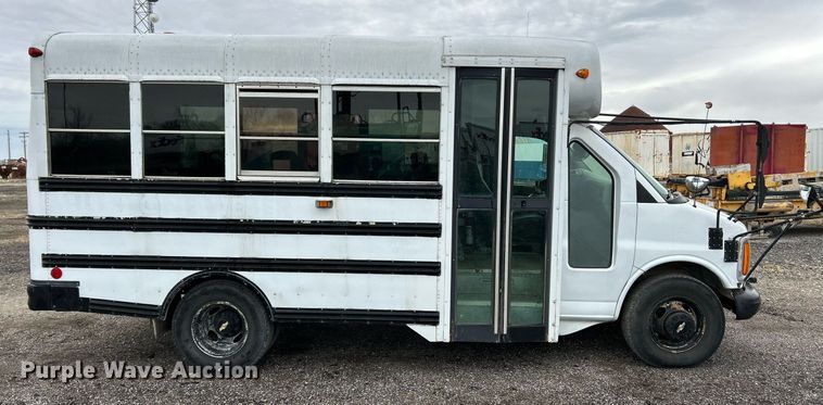 image for item NR9459 2000 Chevrolet Express  school bus