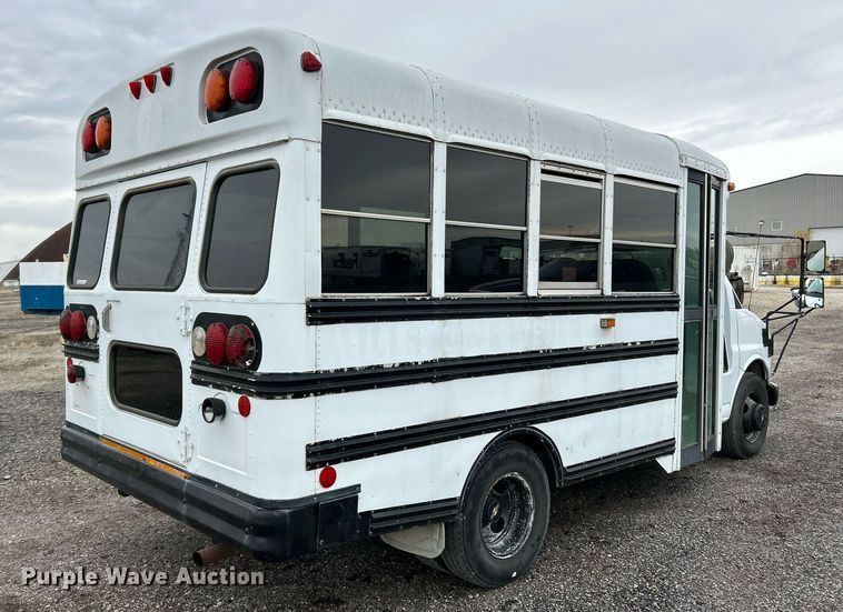 image for item NR9459 2000 Chevrolet Express  school bus