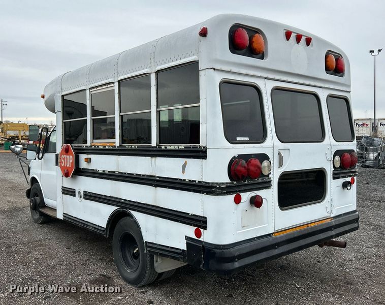 image for item NR9459 2000 Chevrolet Express  school bus