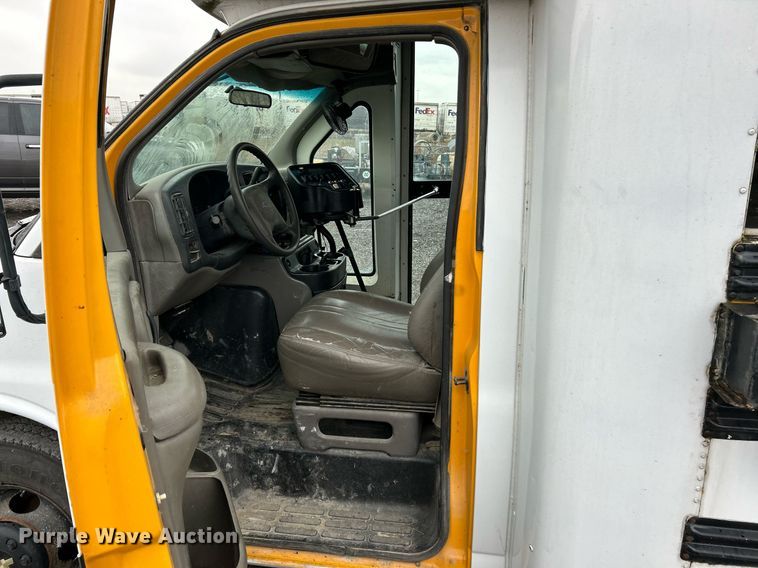 image for item NR9459 2000 Chevrolet Express  school bus