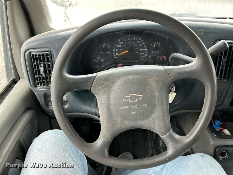 image for item NR9459 2000 Chevrolet Express  school bus