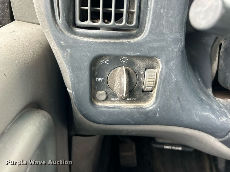 image for item NR9459 2000 Chevrolet Express  school bus