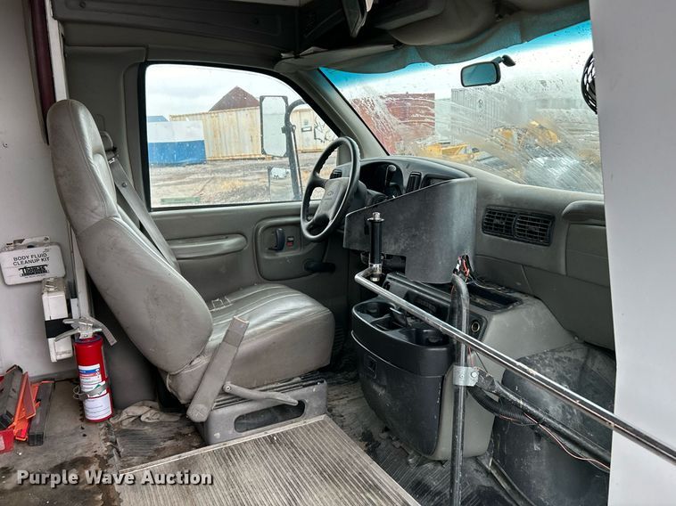 image for item NR9459 2000 Chevrolet Express  school bus