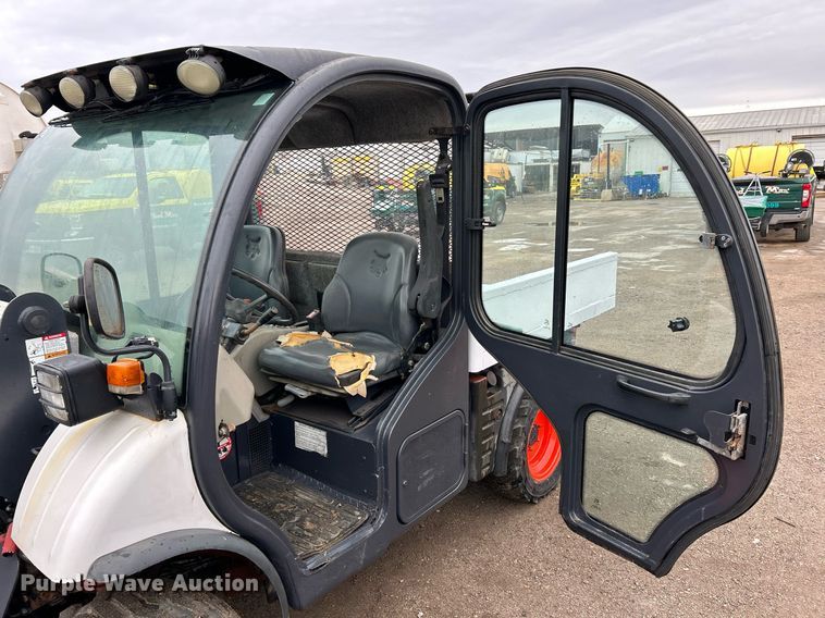 image for item NR9463 2005 Bobcat Toolcat 5600  utility vehicle