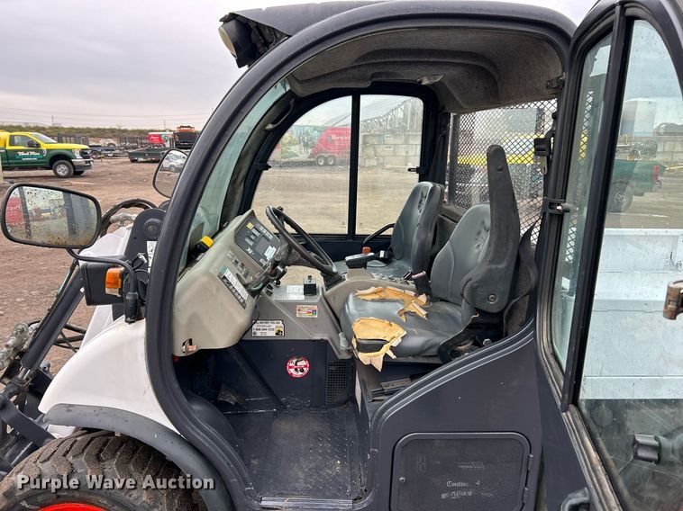 image for item NR9463 2005 Bobcat Toolcat 5600  utility vehicle