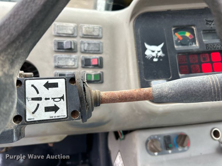 image for item NR9463 2005 Bobcat Toolcat 5600  utility vehicle