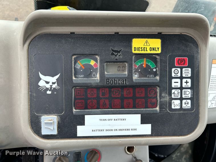 image for item NR9463 2005 Bobcat Toolcat 5600  utility vehicle