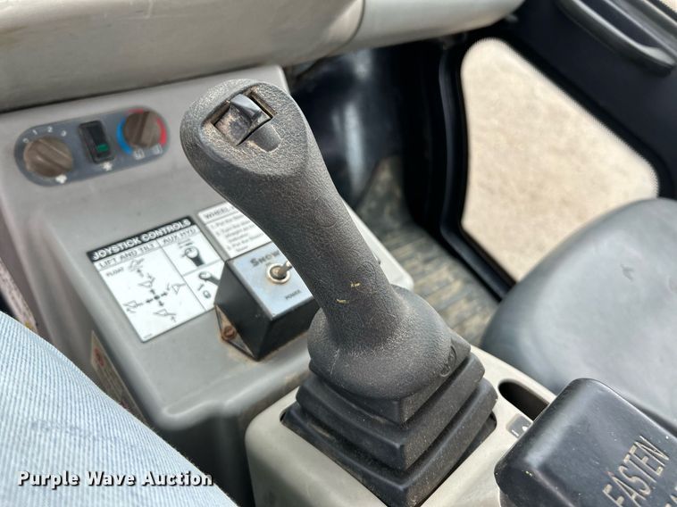 image for item NR9463 2005 Bobcat Toolcat 5600  utility vehicle