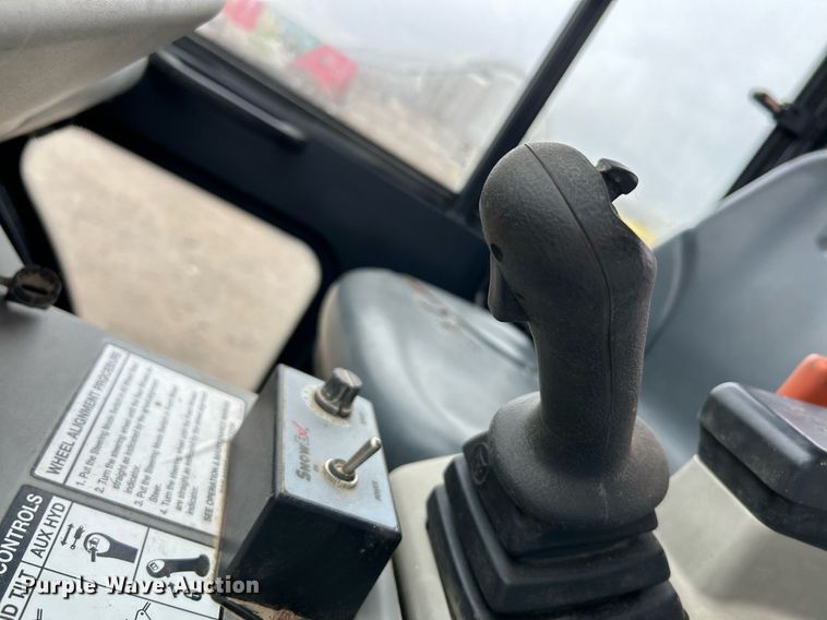 image for item NR9463 2005 Bobcat Toolcat 5600  utility vehicle