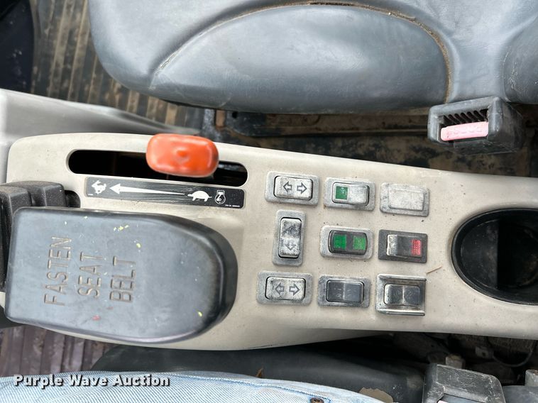 image for item NR9463 2005 Bobcat Toolcat 5600  utility vehicle