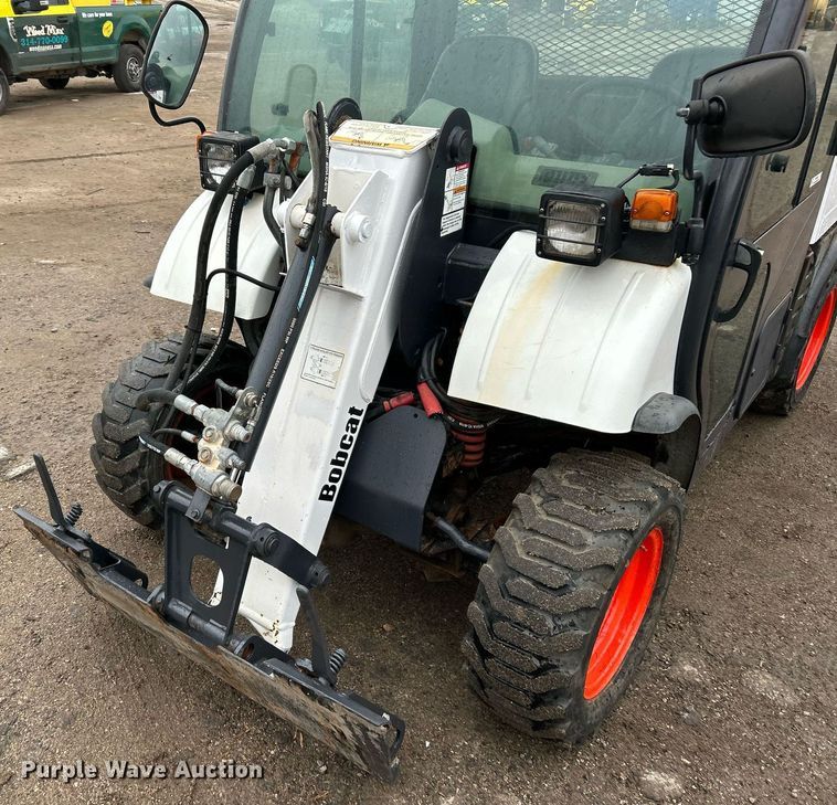 image for item NR9463 2005 Bobcat Toolcat 5600  utility vehicle