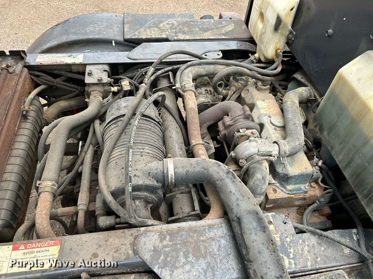 image for item NR9463 2005 Bobcat Toolcat 5600  utility vehicle