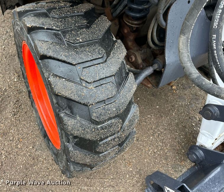 image for item NR9463 2005 Bobcat Toolcat 5600  utility vehicle