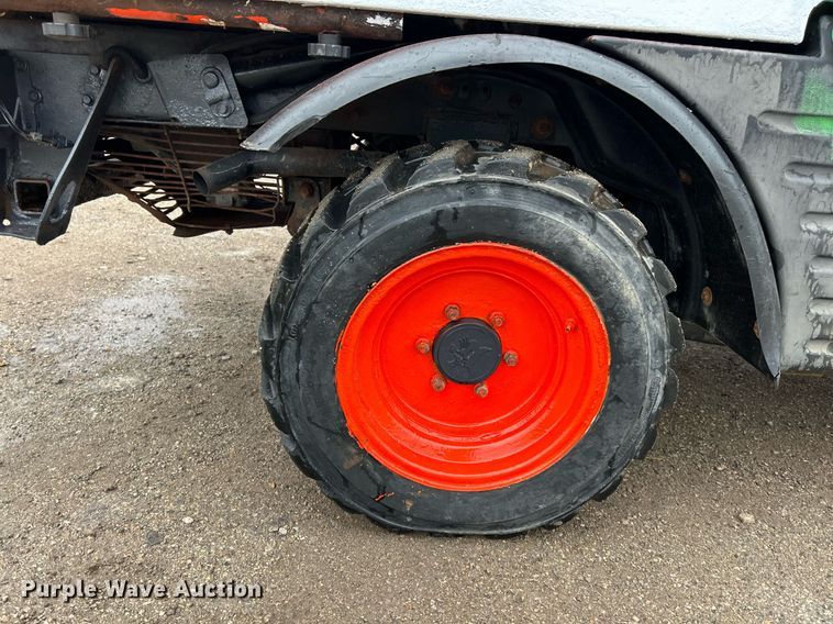 image for item NR9463 2005 Bobcat Toolcat 5600  utility vehicle