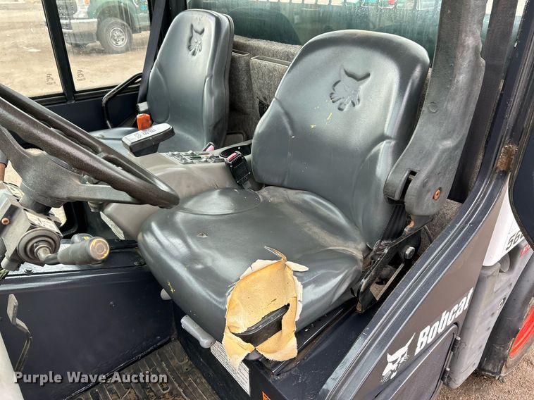image for item NR9464 2006 Bobcat Toolcat 5600  utility vehicle