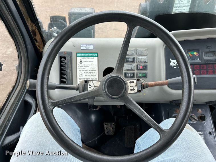 image for item NR9464 2006 Bobcat Toolcat 5600  utility vehicle