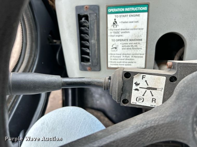 image for item NR9464 2006 Bobcat Toolcat 5600  utility vehicle