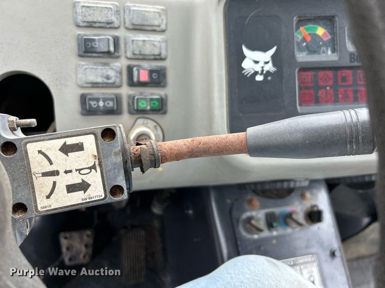 image for item NR9464 2006 Bobcat Toolcat 5600  utility vehicle