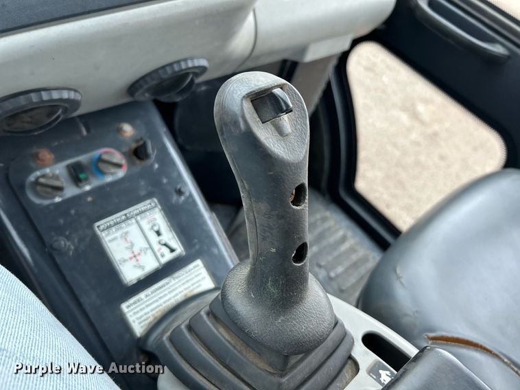 image for item NR9464 2006 Bobcat Toolcat 5600  utility vehicle