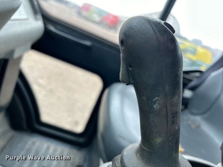 image for item NR9464 2006 Bobcat Toolcat 5600  utility vehicle