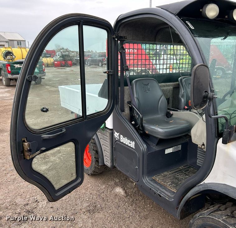 image for item NR9464 2006 Bobcat Toolcat 5600  utility vehicle