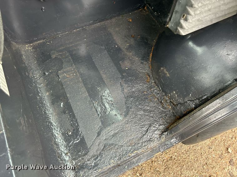 image for item NR9464 2006 Bobcat Toolcat 5600  utility vehicle