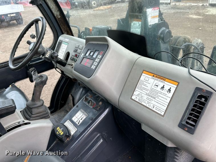 image for item NR9464 2006 Bobcat Toolcat 5600  utility vehicle