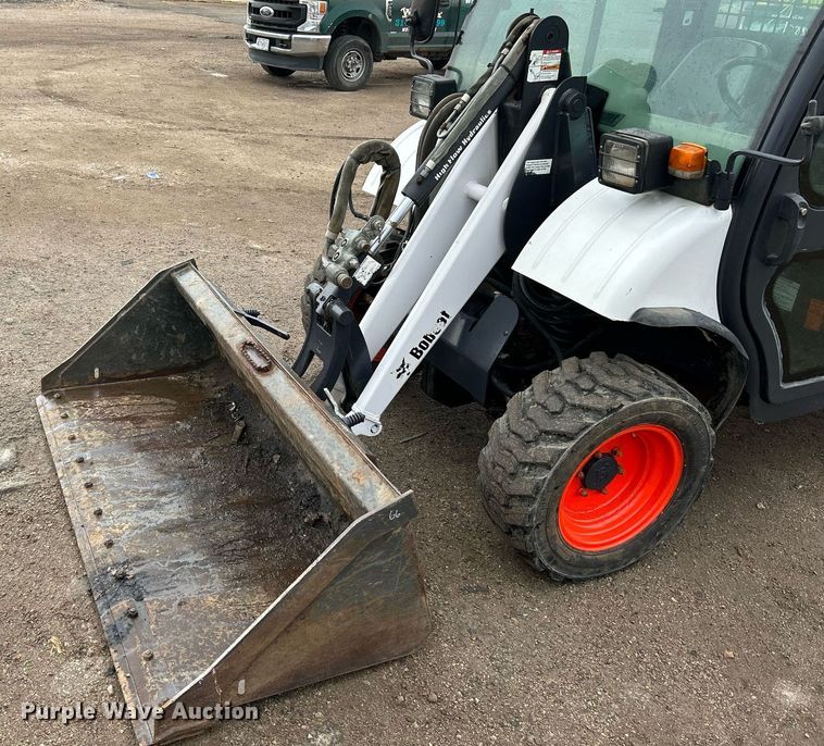 image for item NR9464 2006 Bobcat Toolcat 5600  utility vehicle
