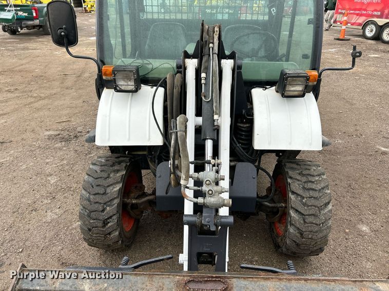 image for item NR9464 2006 Bobcat Toolcat 5600  utility vehicle