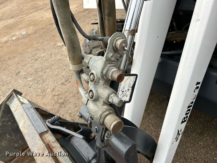 image for item NR9464 2006 Bobcat Toolcat 5600  utility vehicle