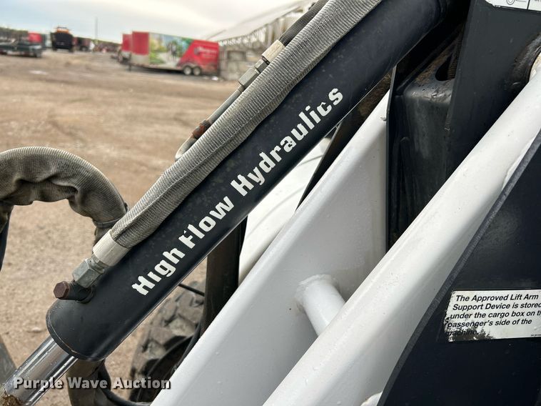 image for item NR9464 2006 Bobcat Toolcat 5600  utility vehicle
