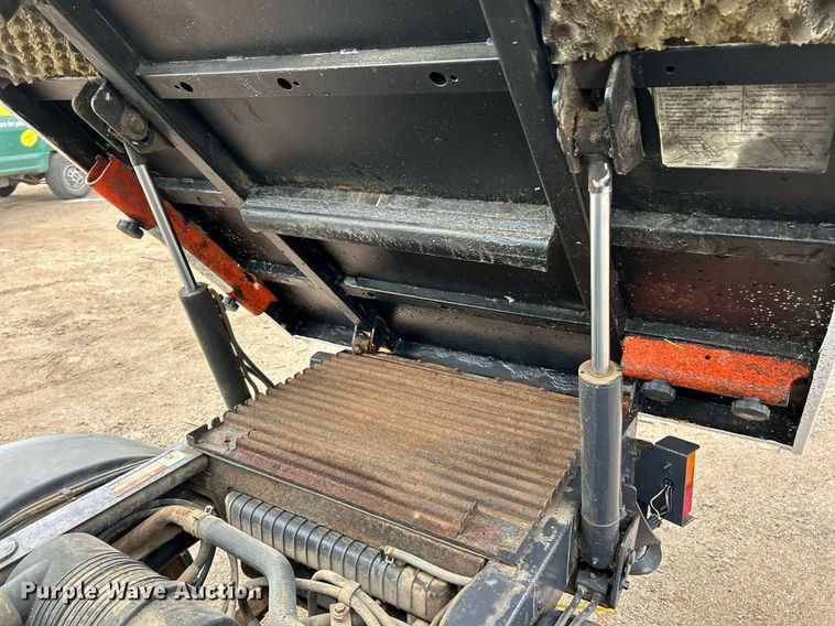 image for item NR9464 2006 Bobcat Toolcat 5600  utility vehicle