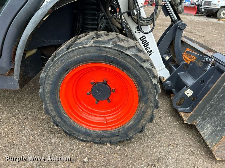 image for item NR9464 2006 Bobcat Toolcat 5600  utility vehicle