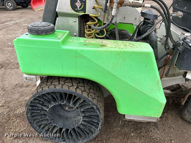 image for item NR9466 Steel Green SG42  turf sprayer